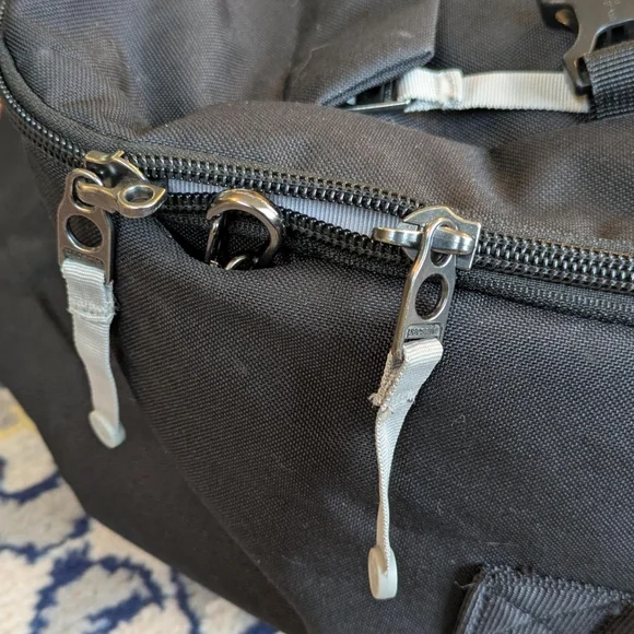 Pacsafe Go Anti-Theft 44L Carryon Backpack - Picture 7 of 12